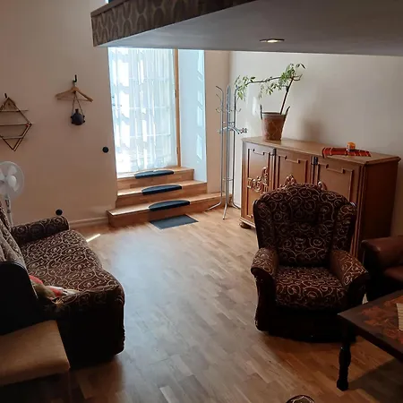 Parlament מלון דירות טאלין