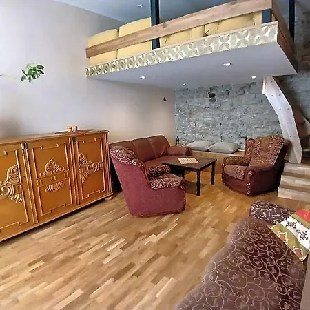 Aparthotel Parlament 3*