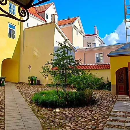 Parlament Aparthotel Tallinn