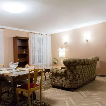 Hotel apartamentowy Parlament