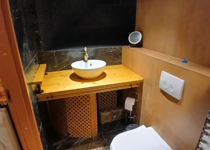 Апарт-отель Parlament 3*