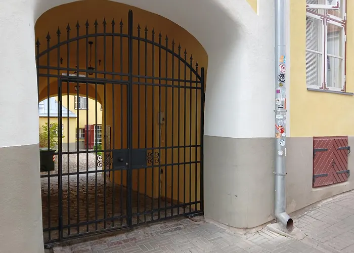 Апарт-отель Parlament 3*