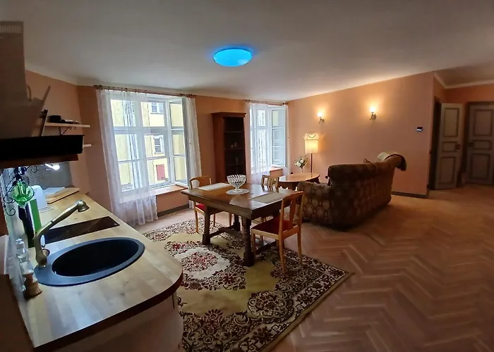 Апарт-отель Parlament 3*