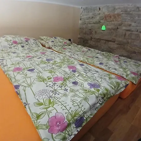 Parlament アパートホテル